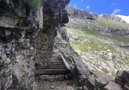 Escursionista precipita per una decina di metri: Sentiero Velo della Madonna