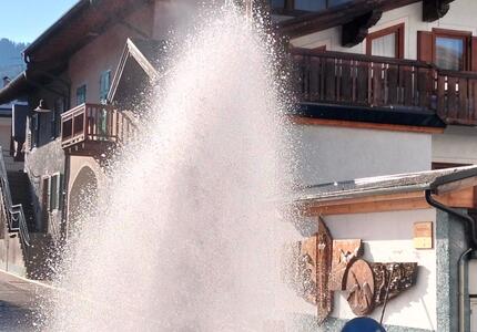Geyser spettacolare a Imèr