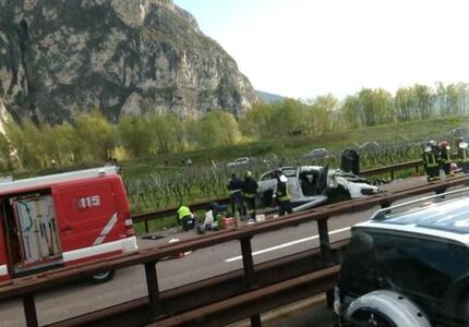 Grave incidente in A22: 6 primierotte coinvolte, tra loro 3 bimbe